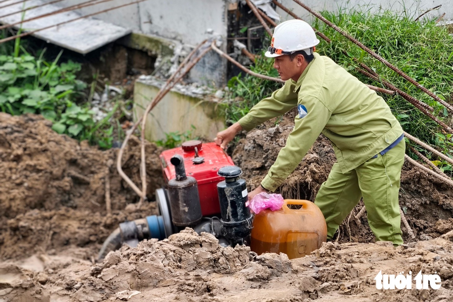 Huy động máy bơm nhiều giờ chống ngập khu dân cư ở xã Vĩnh Lộc, TP.HCM - Ảnh 5.