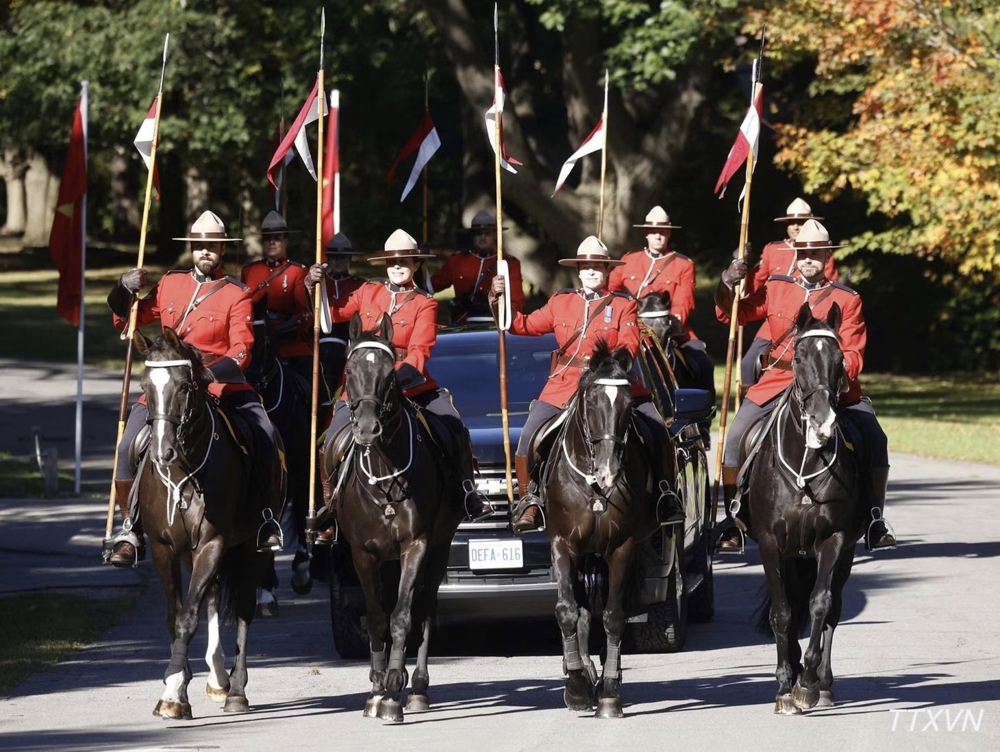 Kỵ binh Canada hộ tống Tổng Bí thư, Chủ tịch nước Tô Lâm tại lễ đón trọng thể - Ảnh 1.