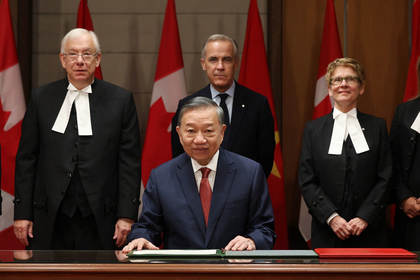 Việt Nam nâng cấp quan hệ với Canada lên Đối tác chiến lược - Ảnh 3.