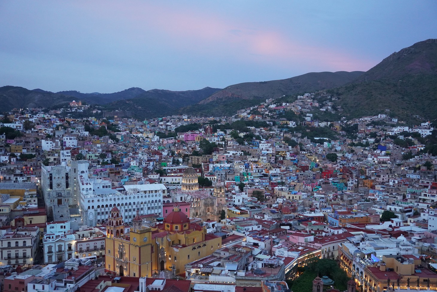 Ở Guanajuato, khi nào chết cũng có màu sắc - Ảnh 10.