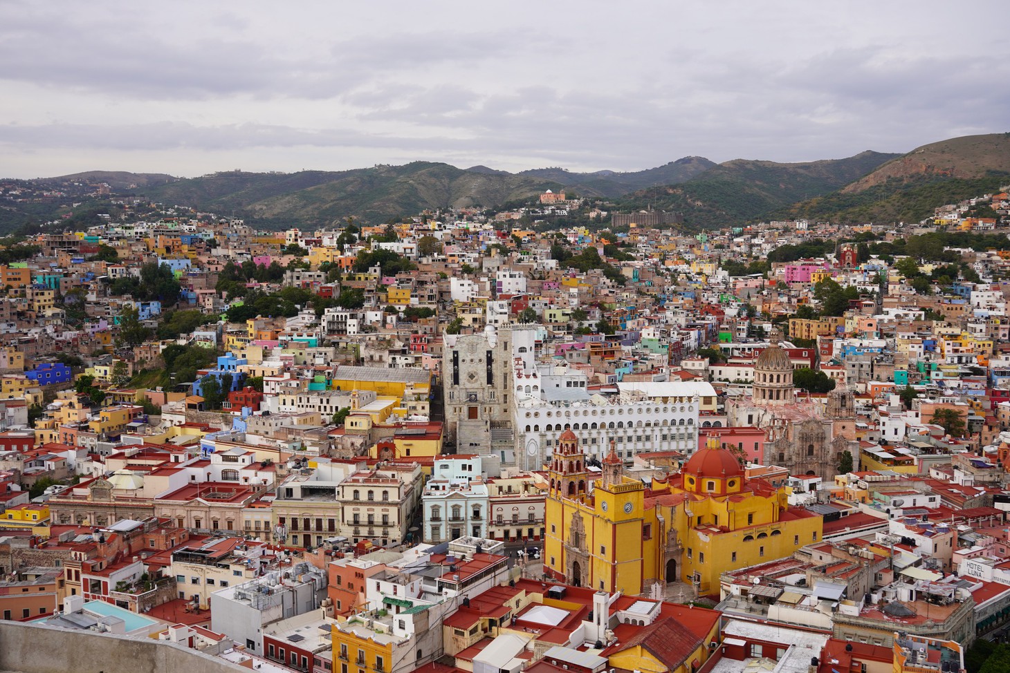 Ở Guanajuato, khi nào chết cũng có màu sắc - Ảnh 1.