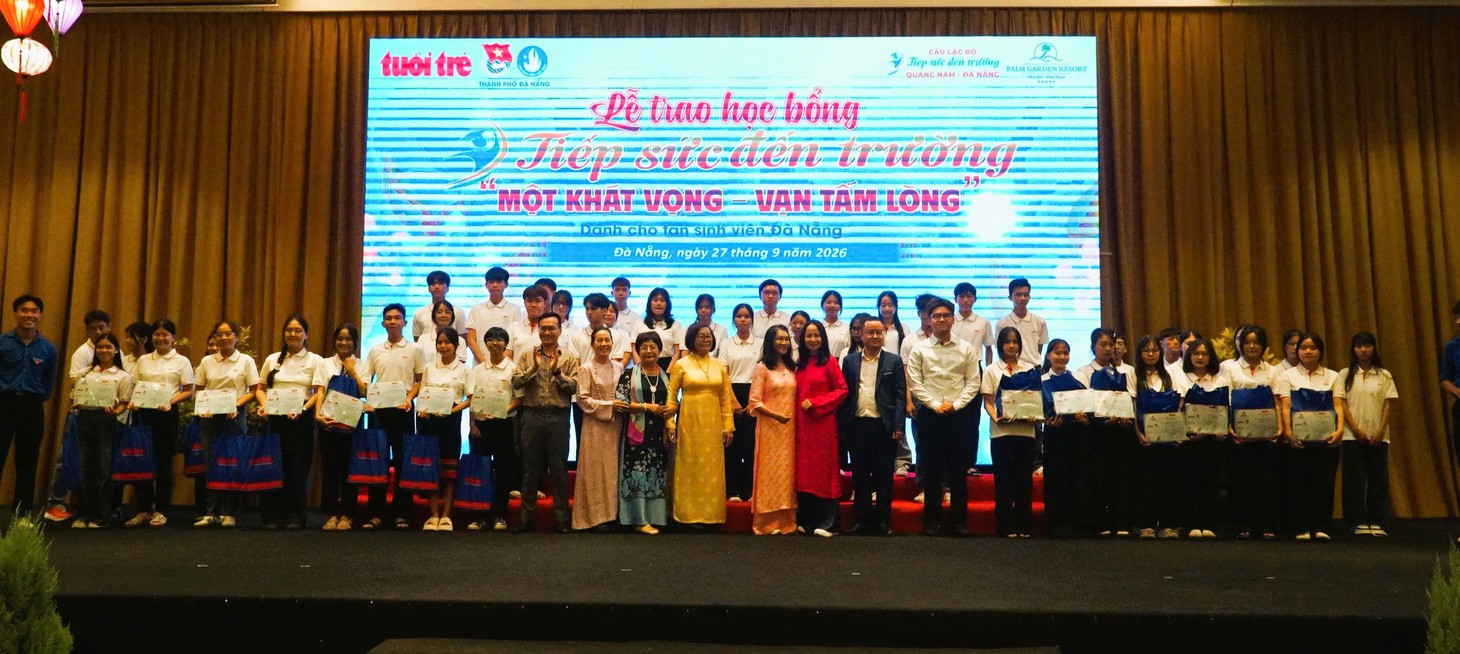 Tài trợ học phí toàn bậc đại học, tặng 50 triệu cho nữ SV trường thiếu tình cha, phải phơi cá thuê kiếm sống - Ảnh 28.