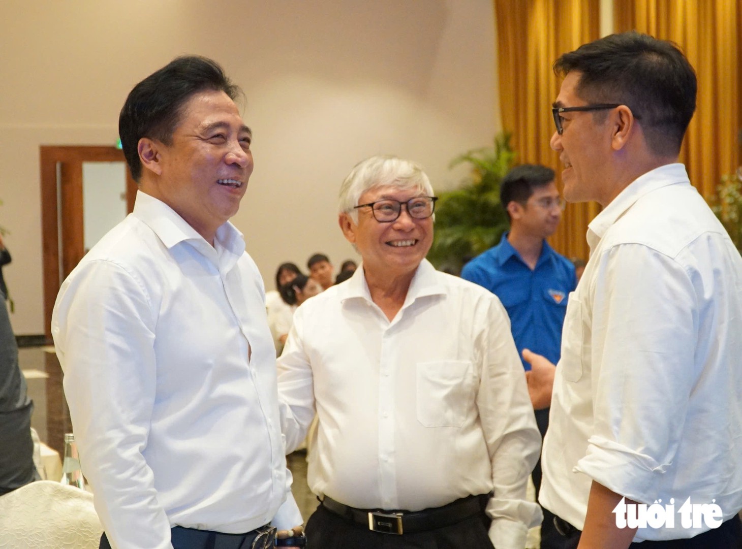 Mang bệnh động kinh vẫn đoạt giải nhất Tin học Đà Nẵng, đậu Bách Khoa: Đi nhận học bổng, mẹ và dì 'đòi’ đi theo - Ảnh 1.
