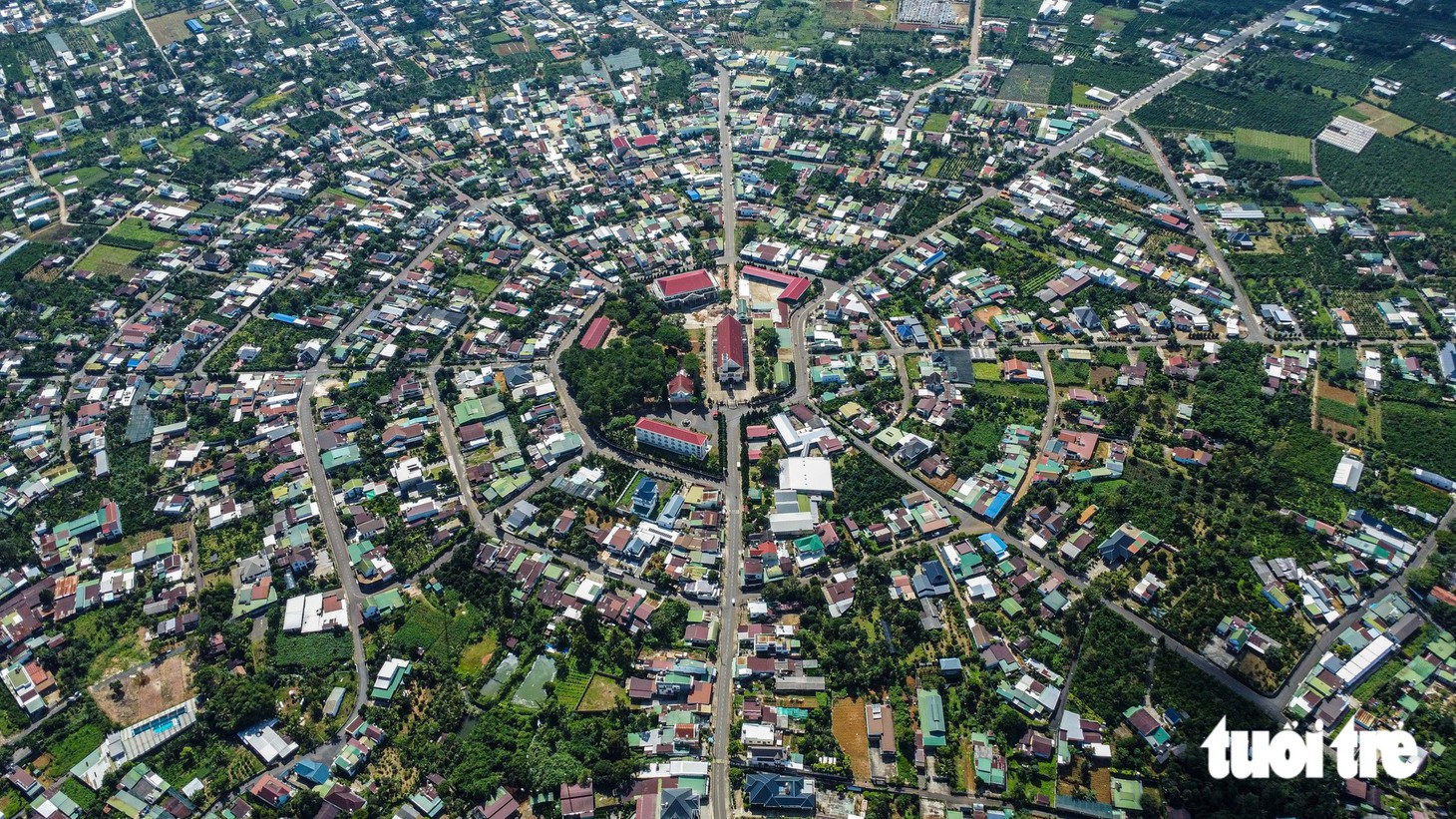Lạc bước ở 'làng bát quái' là Hà Nội mới giữa phố núi Bảo Lộc - Ảnh 1.