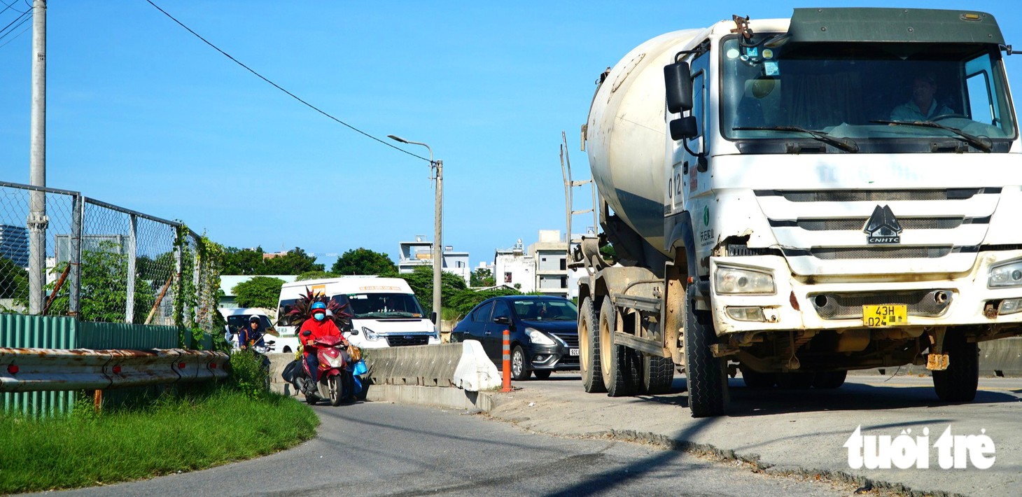 Cầu Biện trên tuyến đường huyết mạch Đà Nẵng trễ hẹn, bao giờ mới xong? - Ảnh 1.