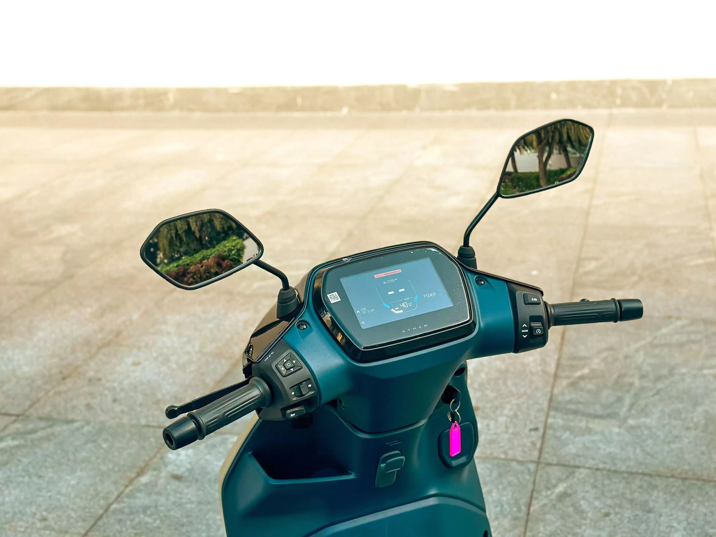 Xe máy điện giá rẻ hơn Honda Vision nhưng sở hữu loạt tính năng như ô tô: Tự mở yên, tìm chìa khóa thất lạc - Ảnh 5.