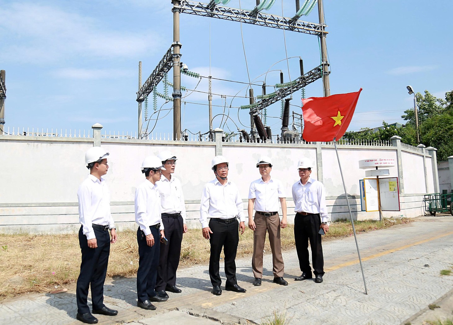 Gắn biển công trình kỷ niệm 50 năm thành lập Công ty Điện lực Đà Nẵng - Ảnh 3.