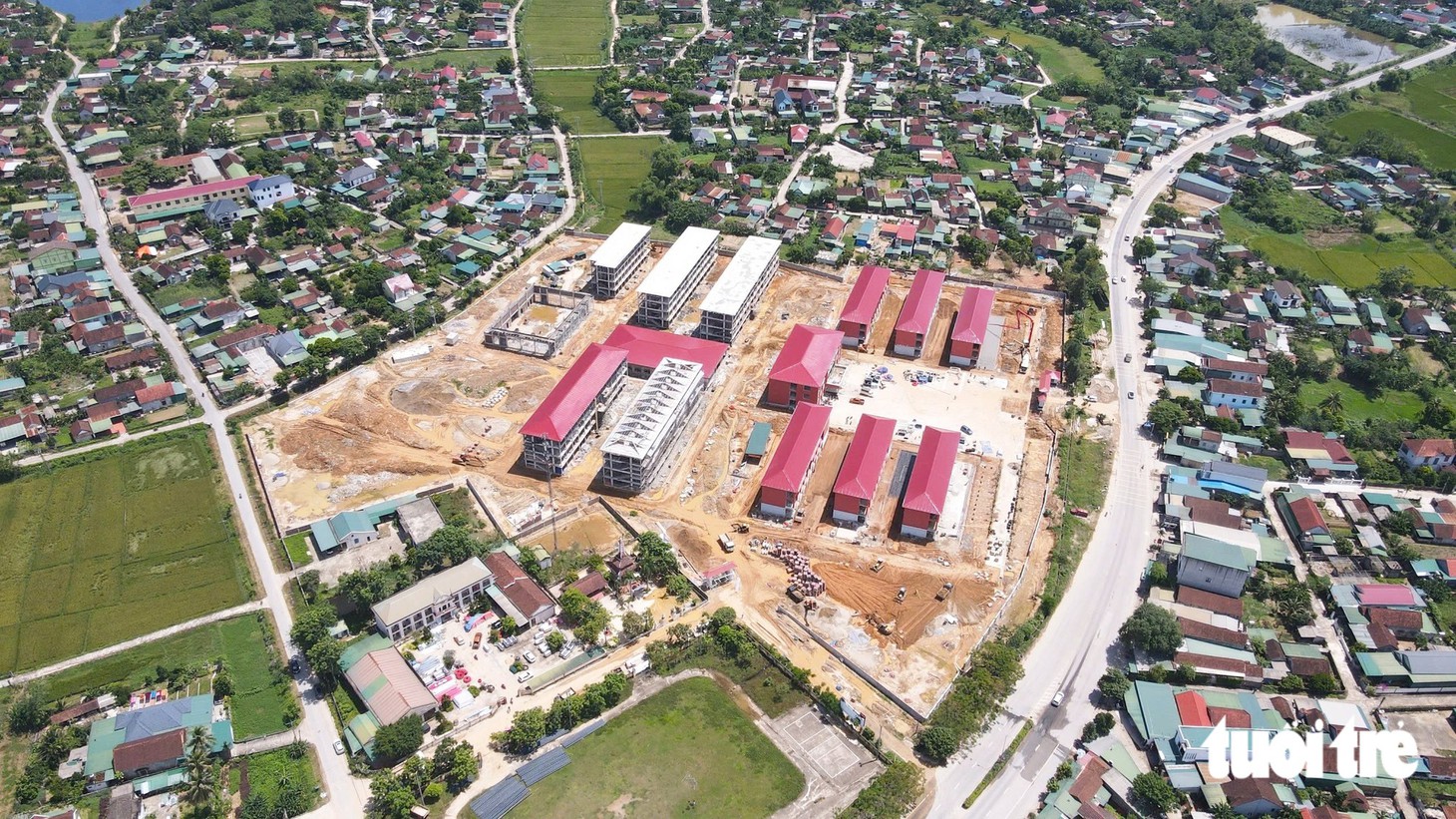 Phụ huynh xứ Nghệ gửi niềm tin ở trường nội trú liên cấp mới - Ảnh 3.