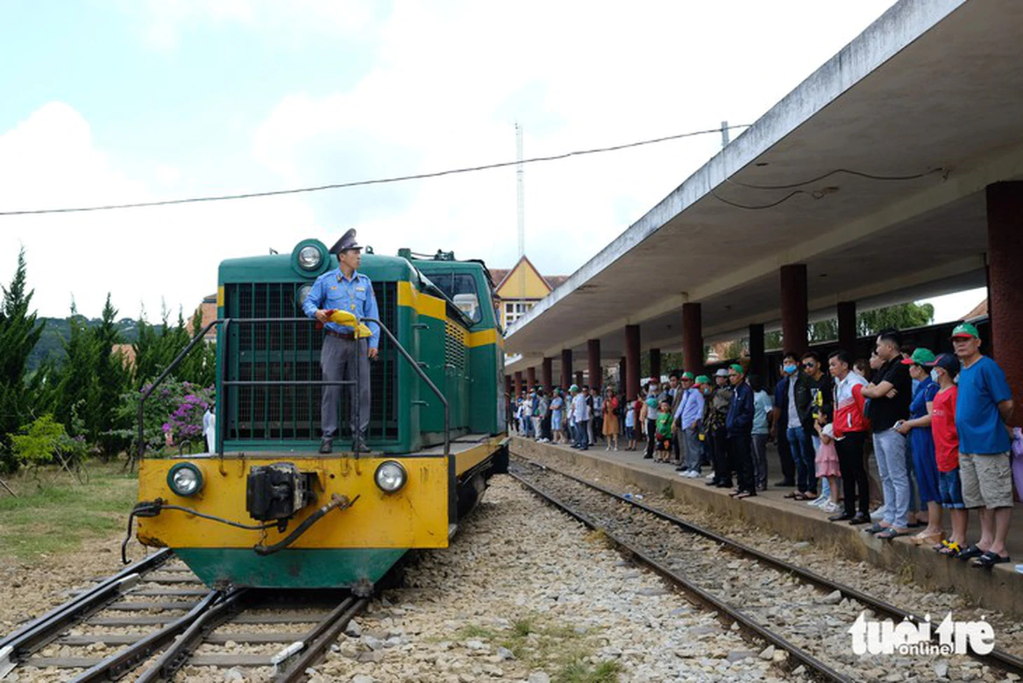 Đi lại tuyến đường sắt răng cưa độc đáo của Đà Lạt, cả thế giới chỉ có hai nơi có - Ảnh 2.