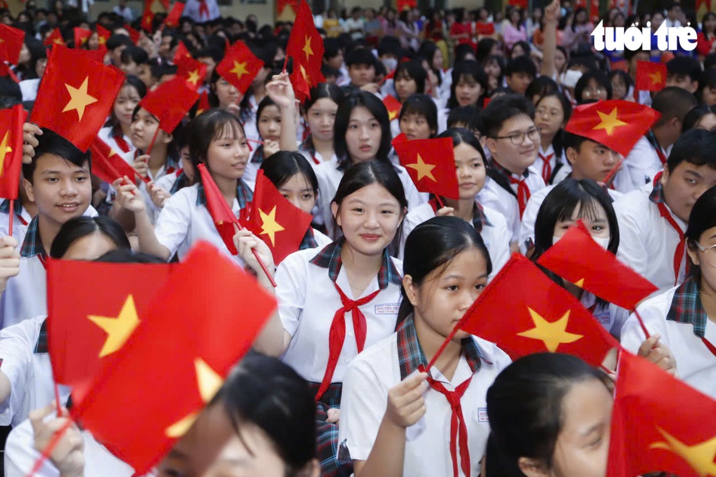Bí thư Trần Lưu Quang, chủ tịch Nguyễn Văn Được dự lễ khai giảng tại Trường THPT Trần Khai Nguyên - Ảnh 14.