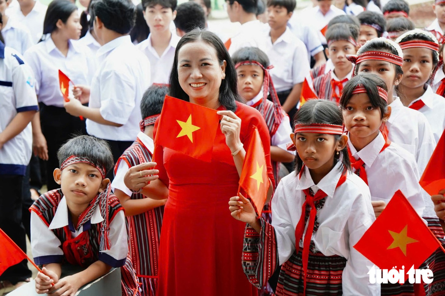 Bí thư Trần Lưu Quang, chủ tịch Nguyễn Văn Được dự lễ khai giảng tại Trường THPT Trần Khai Nguyên - Ảnh 16.