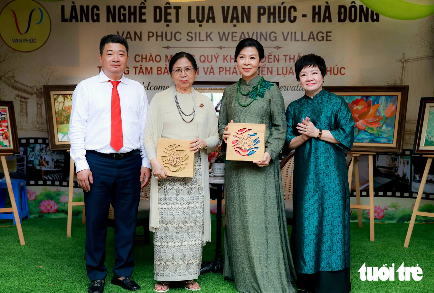 Sợi tơ bên sông Nhuệ nối nhịp cầu hữu nghị Việt Nam - Myanmar - Ảnh 1.