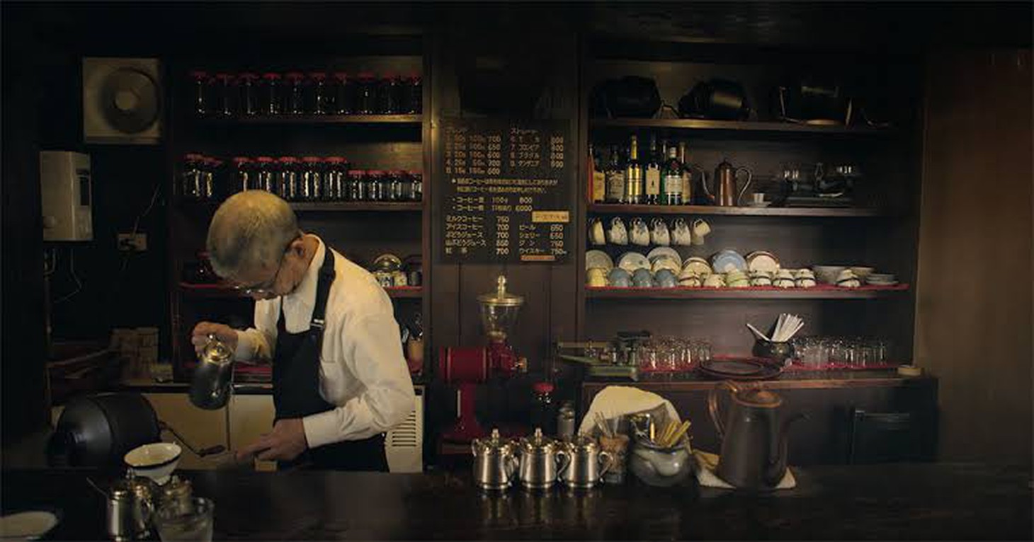 Cùng dùng vợt vải, nhưng không hẳn là cà phê vợt - Ảnh 3.