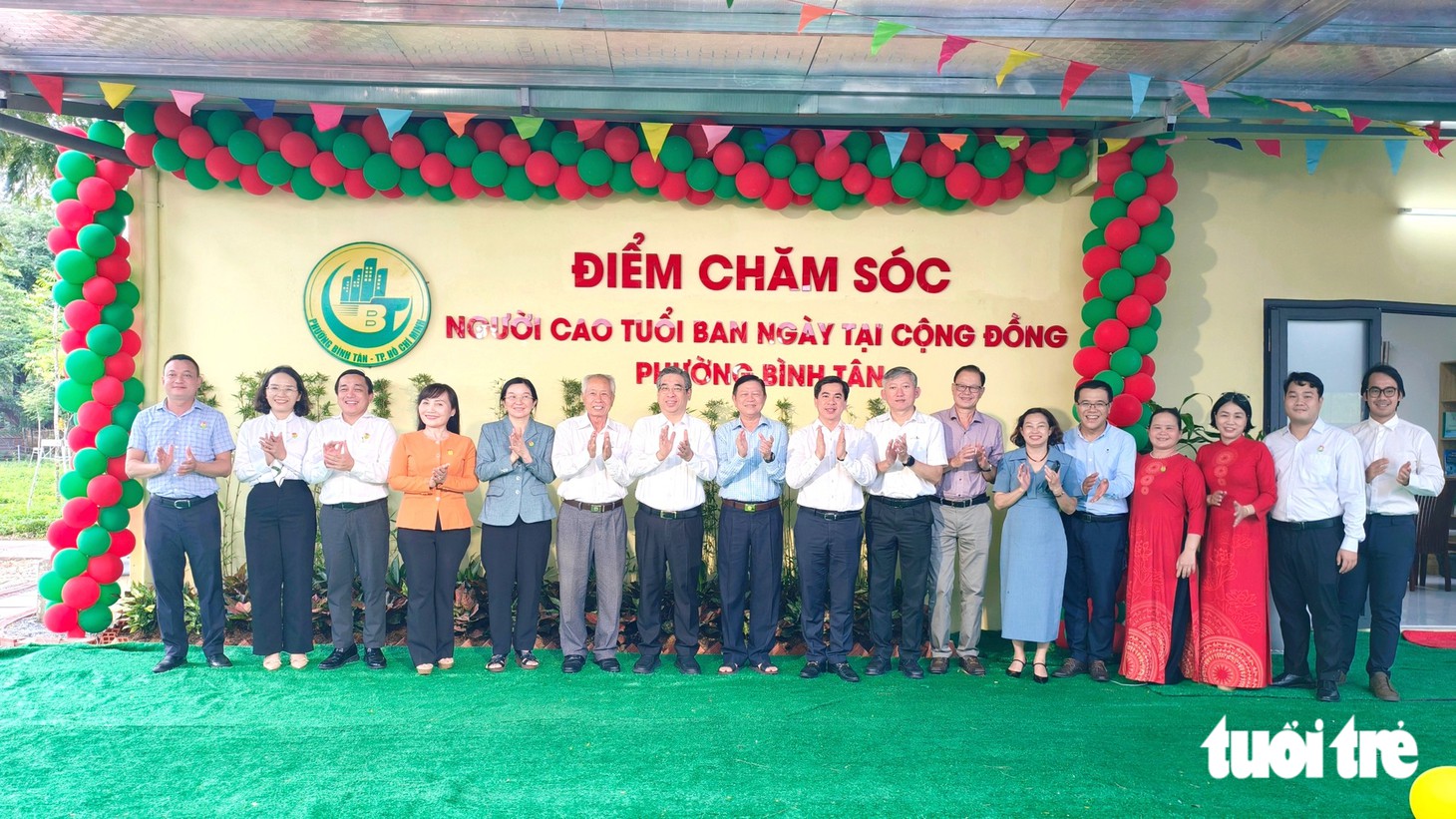 Điểm hẹn 'vui vẻ' của cụ ông, cụ bà ở Bình Tân - Ảnh 4.