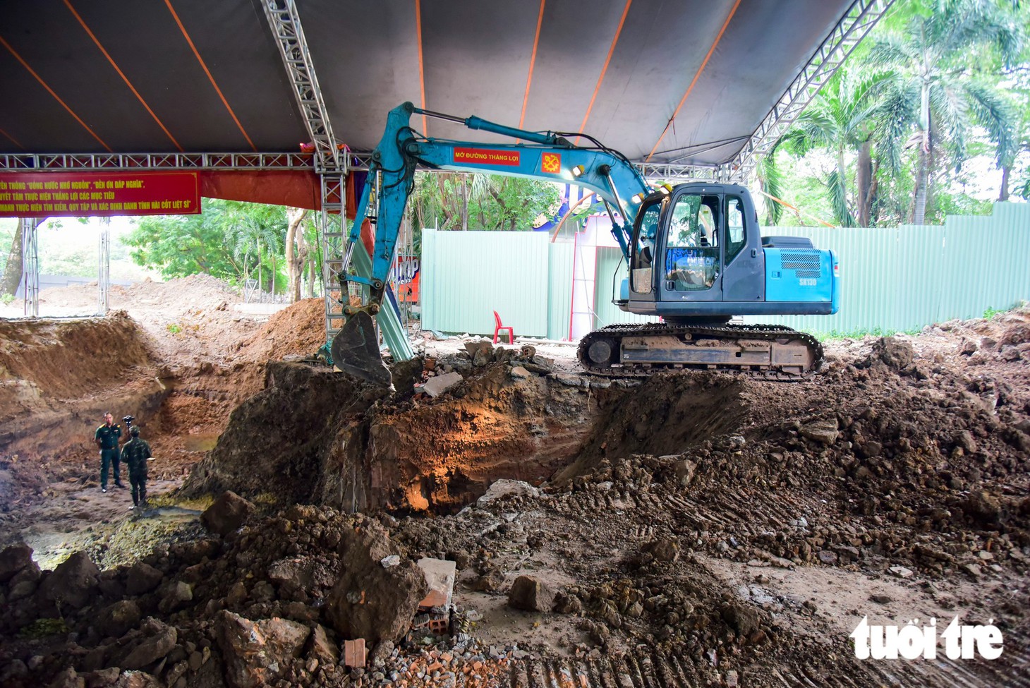 Tiếp tục mở rộng phạm vi tìm kiếm hài cốt liệt sĩ tại vị trí thứ nhất trong công viên Lê Thị Riêng - Ảnh 2.