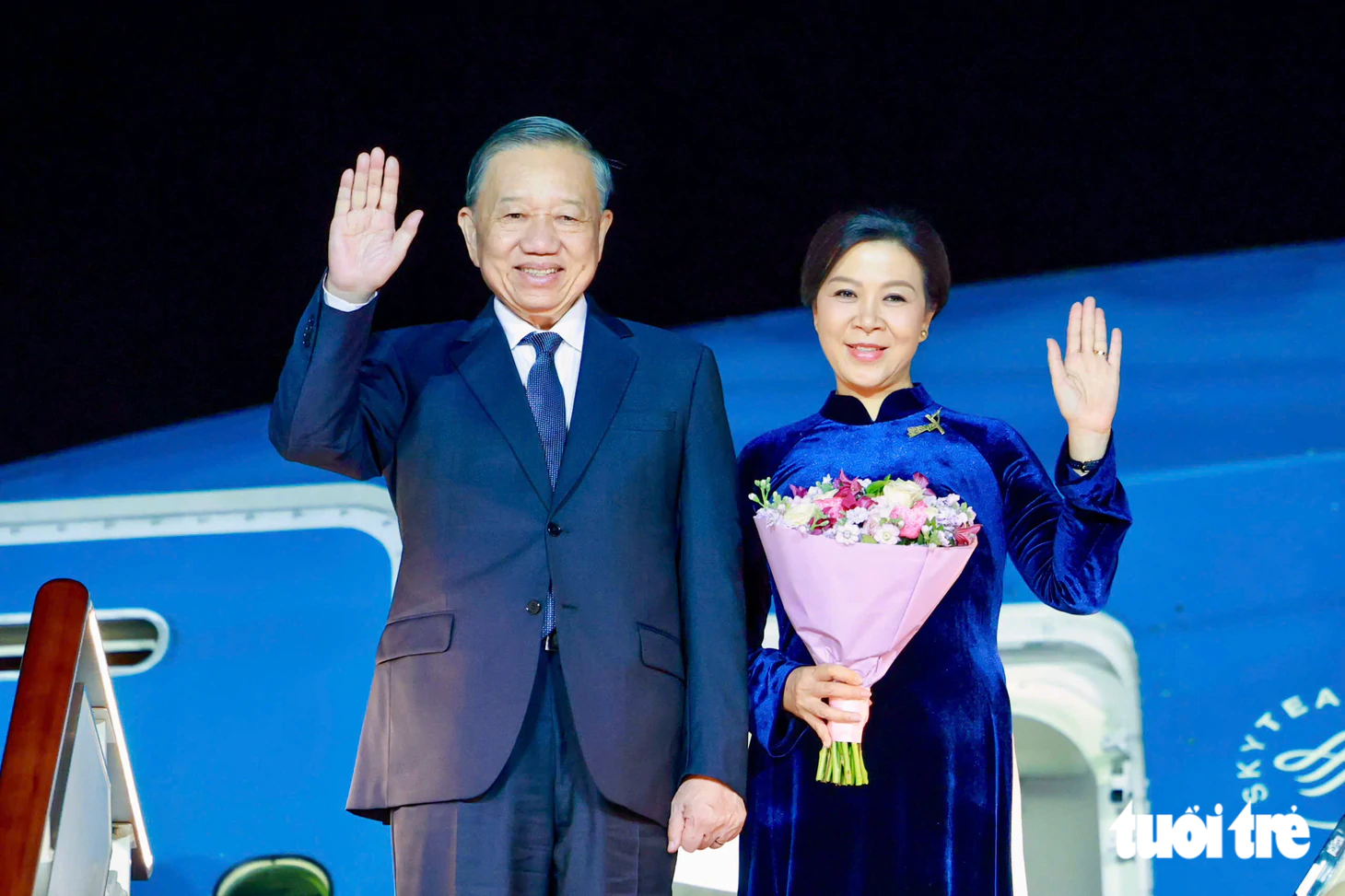 Tổng Bí thư, Chủ tịch nước Tô Lâm và Phu nhân đến Paris, bắt đầu thăm chính thức Pháp - Ảnh 2.