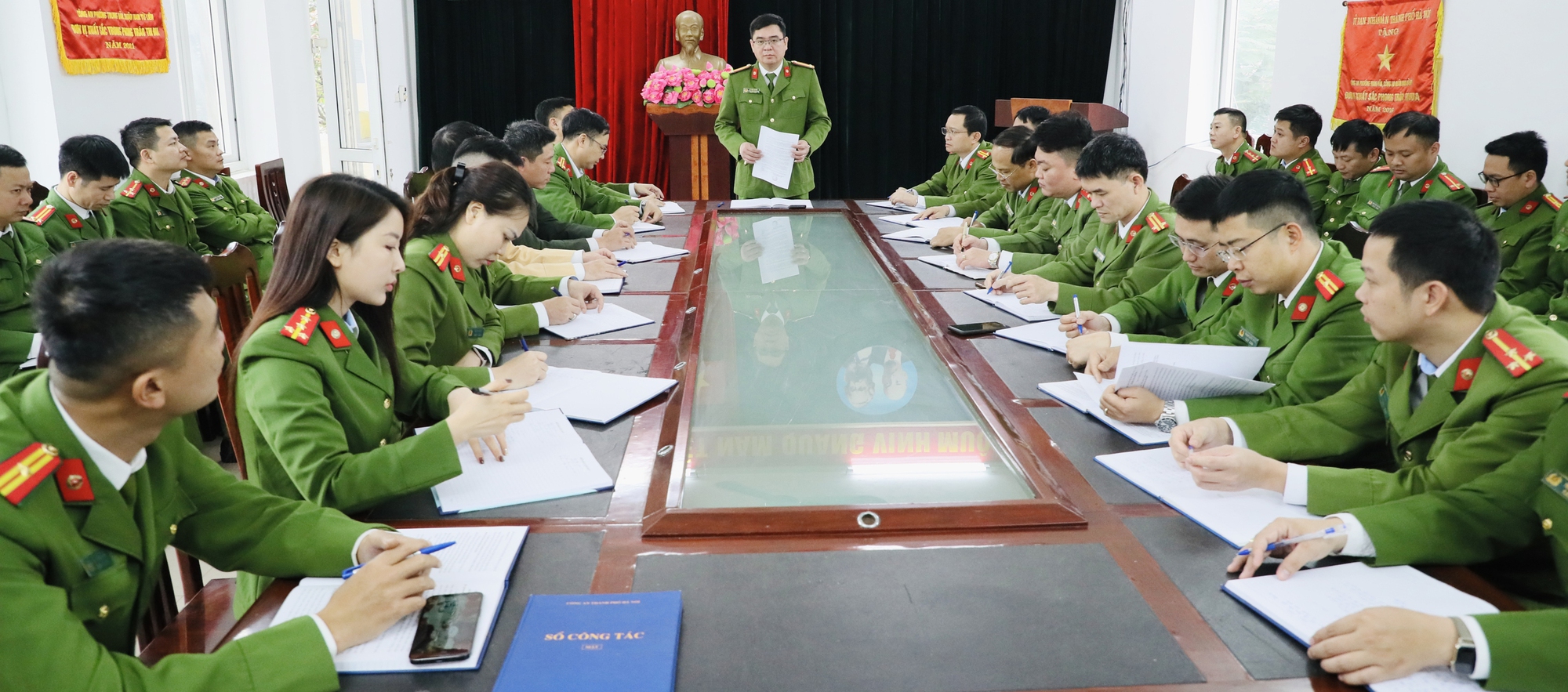 Công an xã - ‘lá chắn thép’ giữ bình yên cơ sở - Ảnh 14.