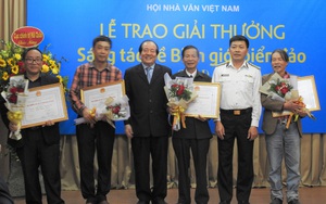 Nguyễn Bình Phương không còn là 'ngôi sao ẩn dật'? - Ảnh 3.