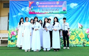 Biến giờ chào cờ thành “giờ được mong chờ” - Ảnh 8.