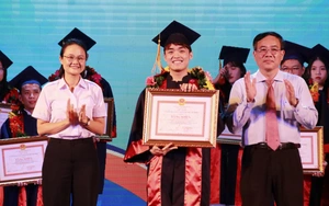 Thủ khoa kép Trường đại học Sư phạm TP.HCM tốt nghiệp với GPA gần tuyệt đối- Ảnh 4.