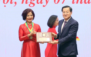Khoảnh khắc rớt nước mắt của ‘cô gái tên lửa’ Lê Thị Hằng  - Ảnh 5.