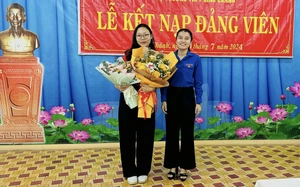 Học sinh Trường THPT Bình Chánh kết nạp Đảng ở tuổi 18- Ảnh 4.