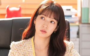 Park Shin Hye một mình diễn hai vai cực ngọt trong Undercover Ms. Hong - Ảnh 5.
