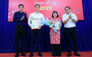 Thành Đoàn TP.HCM, Sở GD-ĐT Tiền Giang thăm và chúc mừng Khối ấn phẩm Khăn Quàng Đỏ nhân dịp 21-6 - Ảnh 2.