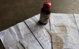 Safety lapses, weak oversight - How children die from Indian cough syrup- Ảnh 4.