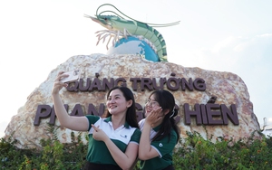 Độc lạ cuộc thi ‘Mò cua nhanh nhất’ tại Ngày hội Cua Cà Mau lần II - Ảnh 4.