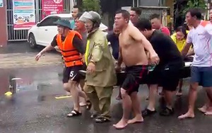 Floods kill at least 9, leave 5 missing in central Vietnam - Ảnh 2.