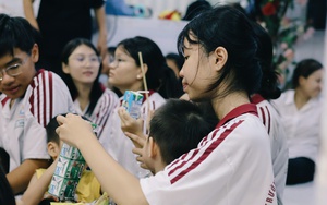 Hoa hậu Lê Âu Ngân Anh truyền cảm hứng tự tin tỏa sáng cho teen Trường THPT Hùng Vương- Ảnh 3.
