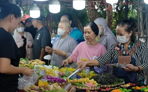 Ho Chi Minh City's largest vegetarian food fest takes place with a focus on green cuisine - Ảnh 5.