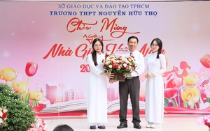 Teen Trường THPT Chuyên Lê Quý Đôn biến hoá hành lang rực sắc màu tri ân 20-11 - Ảnh 14.