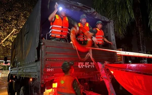 Vietnam’s deputy PM orders urgent evacuations as severe flooding hits Dak Lak- Ảnh 18.