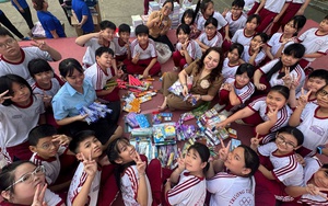 Những chiếc balo gửi trao điều may mắn đến học trò miền Trung - Ảnh 3.