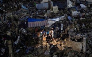 Typhoon Kalmaegi brings rain and destruction to Vietnam as death toll nears 200 in Philippines- Ảnh 4.