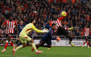 Vòng 12 Ngoại hạng Anh: Chelsea thăng hoa, Liverpool chìm trong khủng hoảng - Ảnh 2.