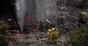 4 dead in early-morning house fire in central Ho Chi Minh City- Ảnh 2.