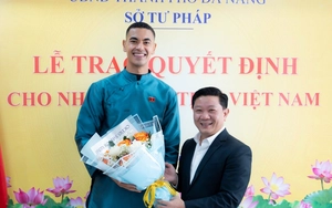 Brazil-born Hanoi FC player Do Hoang Hen casts ballot in Vietnam election - Ảnh 6.