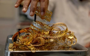 Why metal prices are soaring to record highs - Ảnh 1.