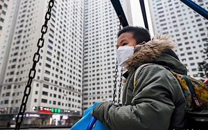 In Hanoi, parents send air purifiers to school as pollution triggers health warnings - Ảnh 2.