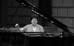 French pianist Lise de la Salle returns to Vietnam for Paris-themed concert - Ảnh 2.