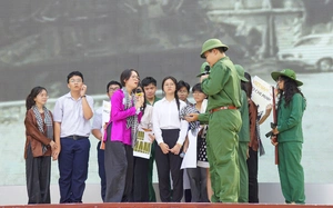 Teen Trường THPT Marie Curie học lịch sử qua diễn kịch, tìm hiểu văn hóa Việt qua tà áo- Ảnh 3.