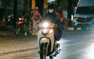 Intense heat grips northern, central Vietnam, with rainfall expected from weekend  - Ảnh 2.