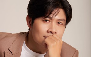 Nguyễn Văn Chung khoe quà của anh em chiến sĩ; Nghệ sĩ Lê Thiện gây xúc động trong đại lễ 30-4 - Ảnh 4.