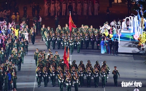 Southern Vietnam expected to swelter in heat as Reunification Day celebrations begin - Ảnh 3.