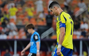Ronaldo có hành động gây tranh cãi trong trận thua của Al Nassr- Ảnh 3.