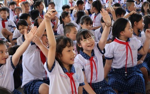 Học sinh Trường tiểu học Nguyễn Hữu Trí sôi nổi nhận diện 4 nhóm chất dinh dưỡng cần thiết - Ảnh 7.