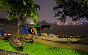 4 killed, 4 missing due to unseasonal floods in central Vietnam - Ảnh 3.